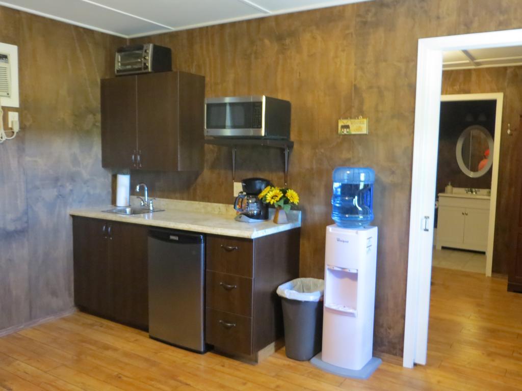 Orchard View Bed And Breakfast Moose Jaw Exterior photo