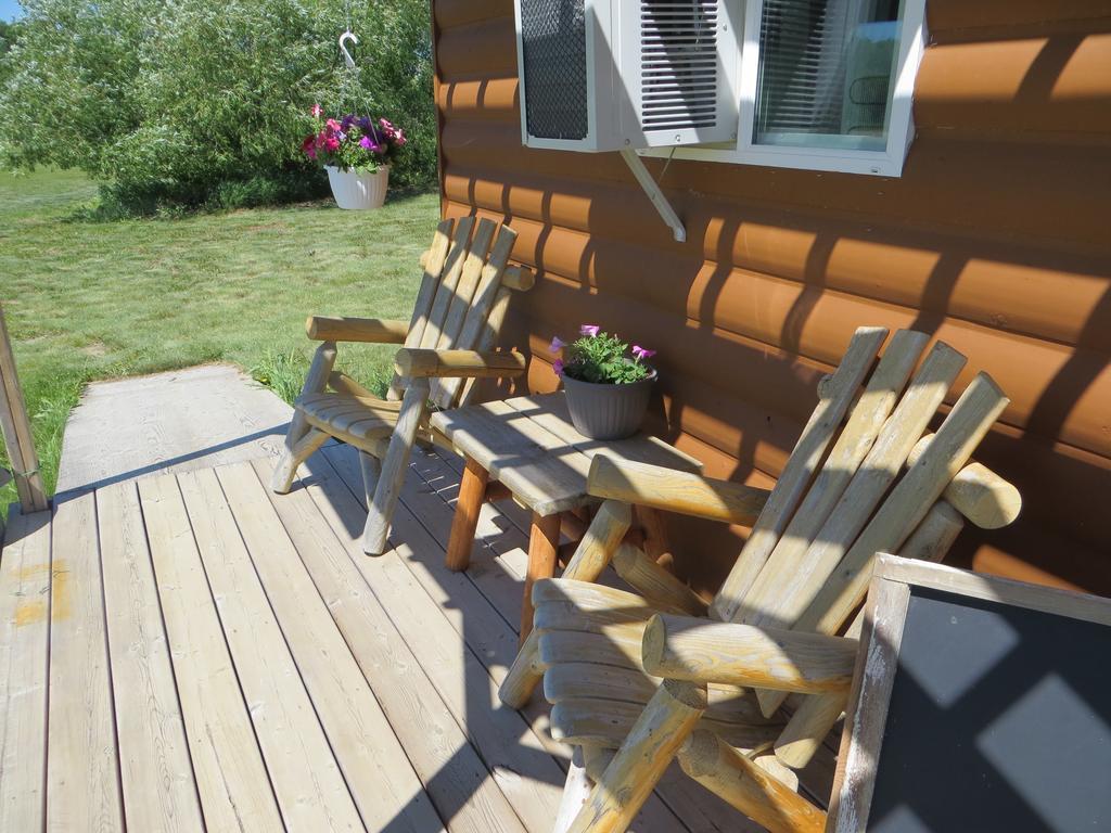 Orchard View Bed And Breakfast Moose Jaw Exterior photo